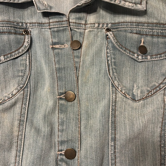 Faith 21 Cropped Jean Jacket - Picture 9 of 9